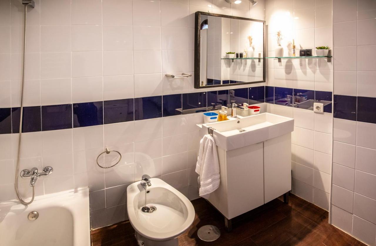 Centuria Macarena, Apartamento Duplex Apartment เซบีญา ภายนอก รูปภาพ